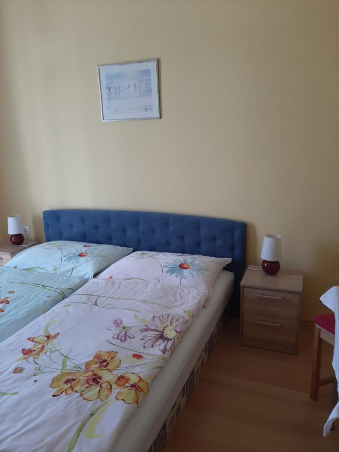 Kondics Apartmanház Sárvár Exterior foto