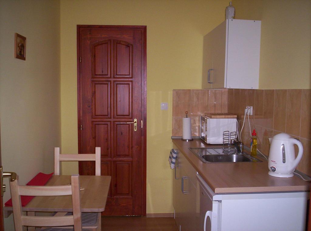 Kondics Apartmanház Sárvár Exterior foto