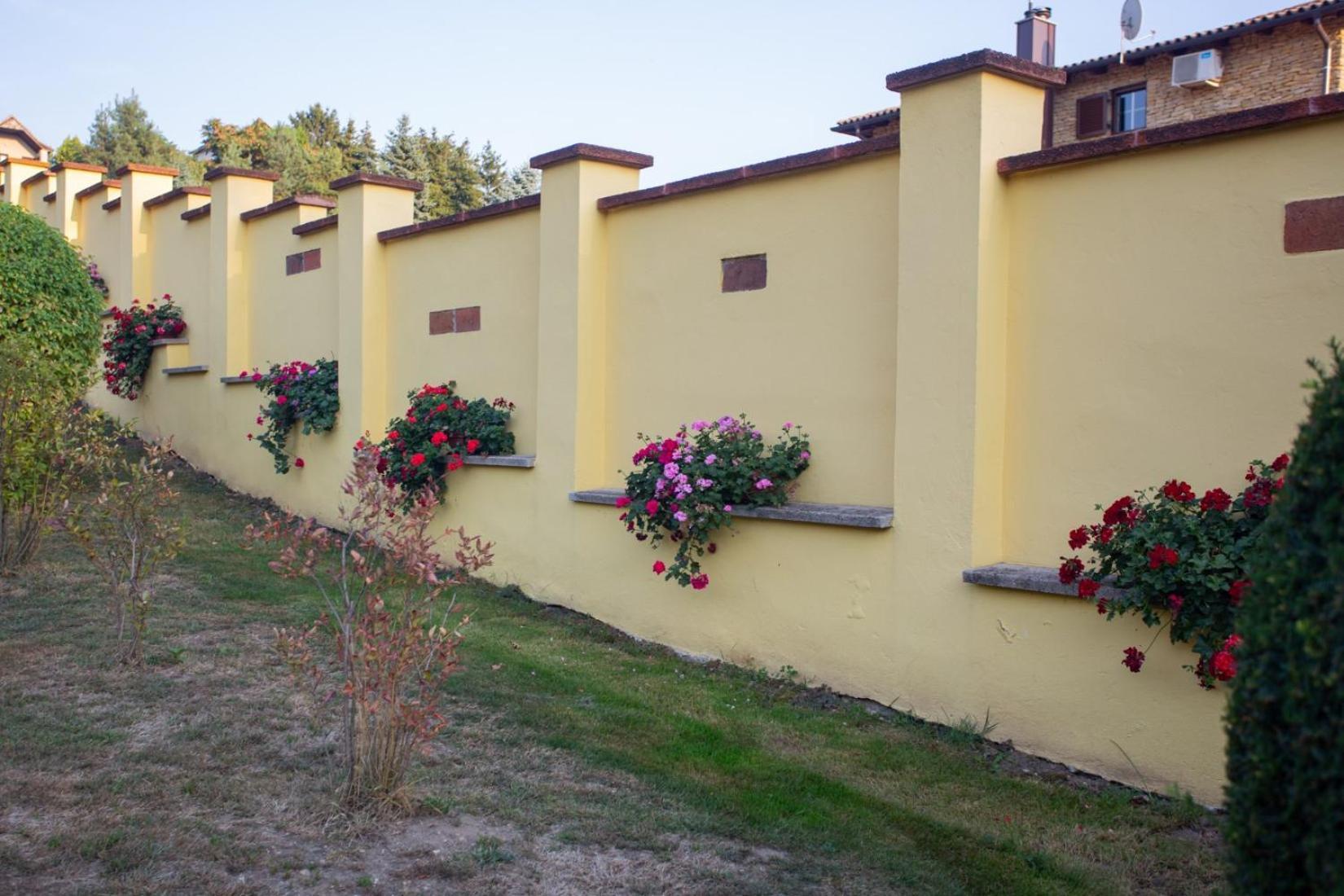 Kondics Apartmanház Sárvár Exterior foto