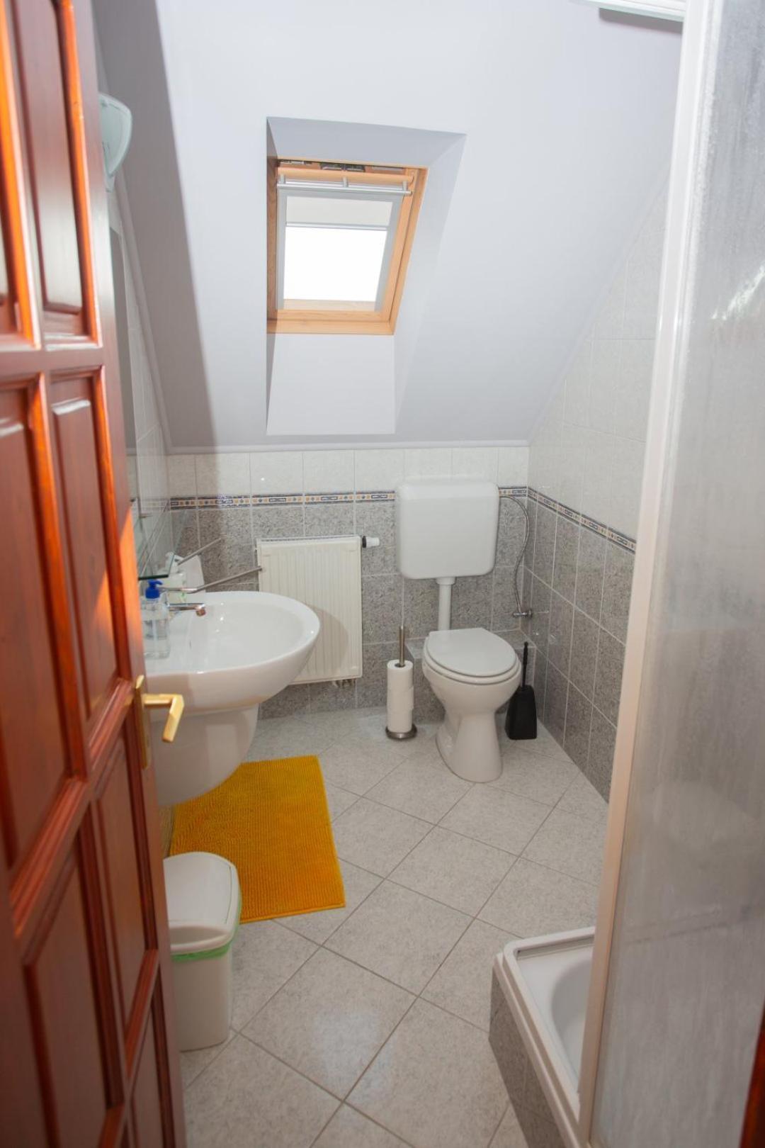 Kondics Apartmanház Sárvár Exterior foto