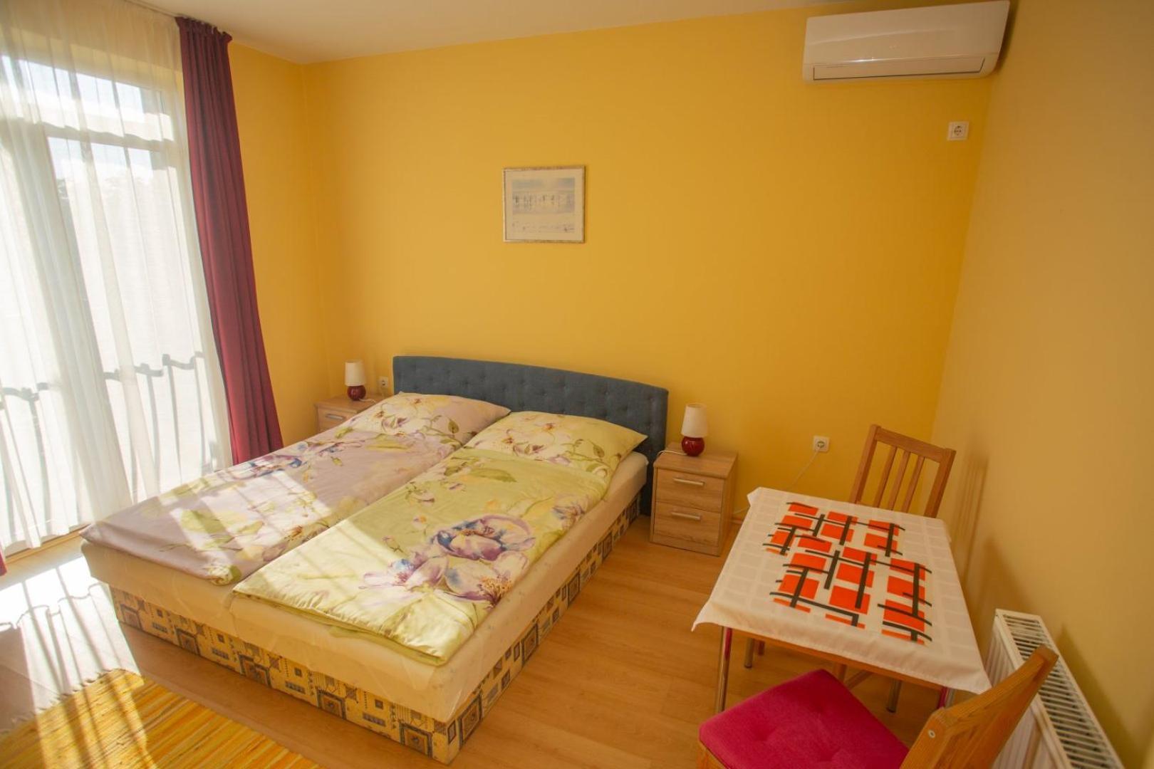 Kondics Apartmanház Sárvár Exterior foto