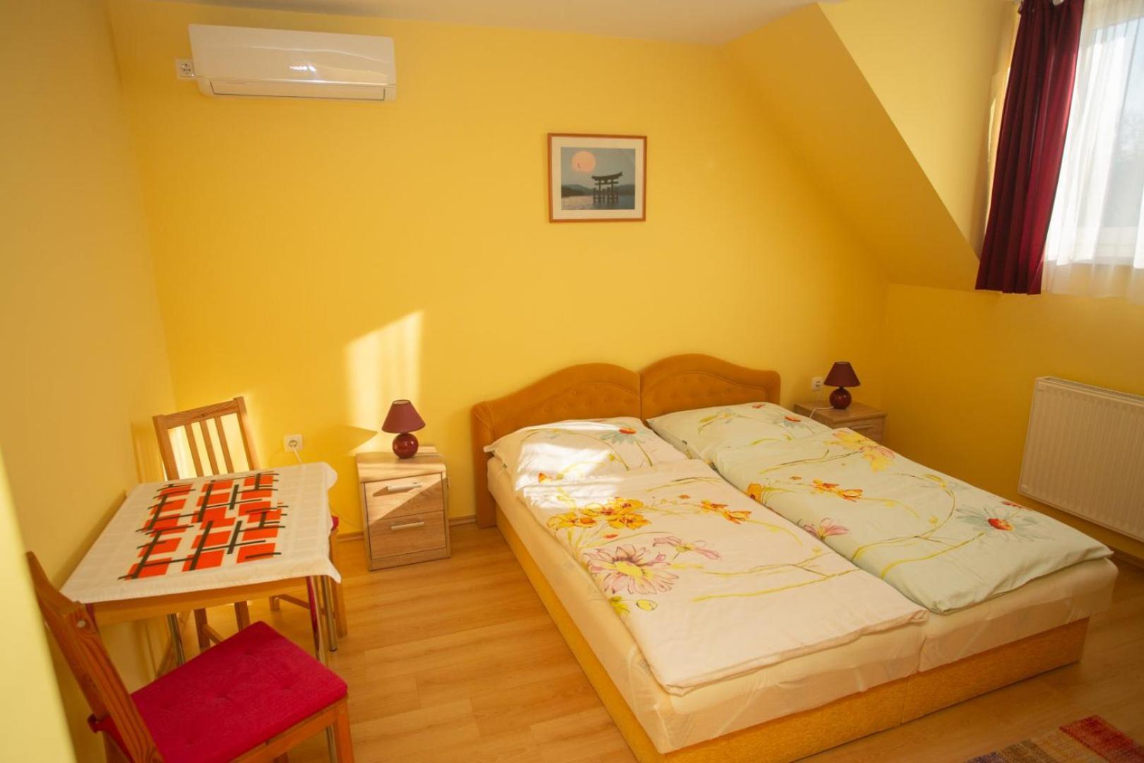 Kondics Apartmanház Sárvár Exterior foto